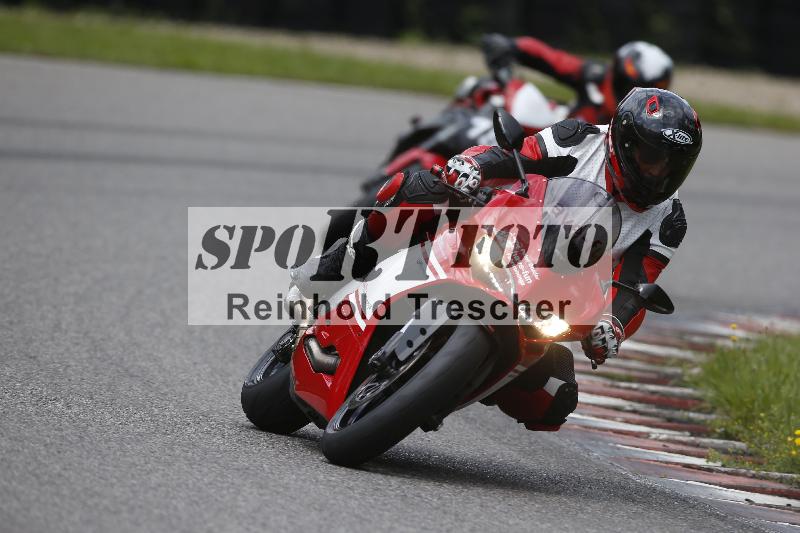 /Archiv-2024/29 12.06.2024 MOTO.CH Track Day ADR/Gruppe gelb/Team